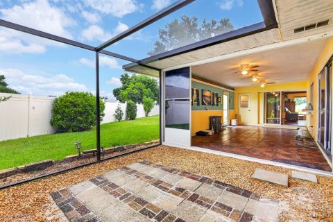 Villa ou maison à vendre à Bradenton, Floride: 3 chambres, 158.49 m2 № 2411460 - photo 21