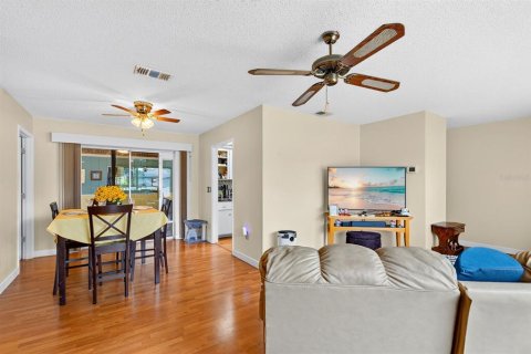 Villa ou maison à vendre à Bradenton, Floride: 3 chambres, 158.49 m2 № 2411460 - photo 11