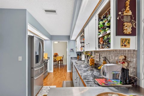 Villa ou maison à vendre à Bradenton, Floride: 3 chambres, 158.49 m2 № 2411460 - photo 15