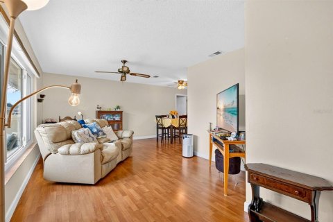 Villa ou maison à vendre à Bradenton, Floride: 3 chambres, 158.49 m2 № 2411460 - photo 8