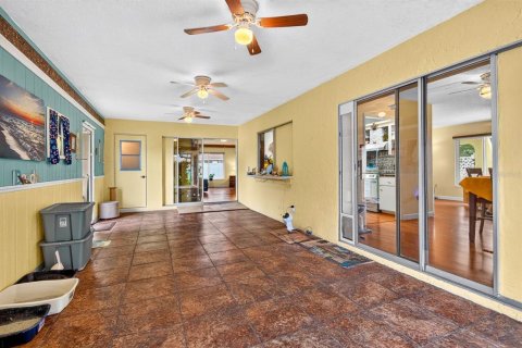 Villa ou maison à vendre à Bradenton, Floride: 3 chambres, 158.49 m2 № 2411460 - photo 20