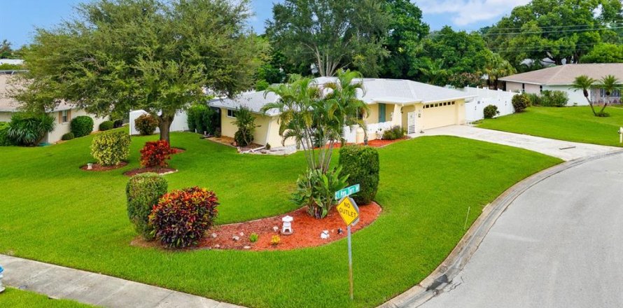 Villa ou maison à Bradenton, Floride 3 chambres, 158.49 m2 № 2411460