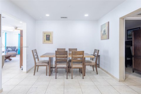 Villa ou maison à vendre à Pompano Beach, Floride: 5 chambres, 219.44 m2 № 1955938 - photo 9