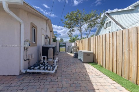Villa ou maison à vendre à Pompano Beach, Floride: 5 chambres, 219.44 m2 № 1955938 - photo 27
