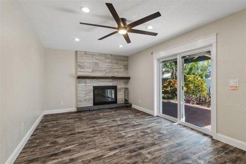 House in Seminole, Florida 3 bedrooms, 158.21 sq.m. № 2224659 - photo 26