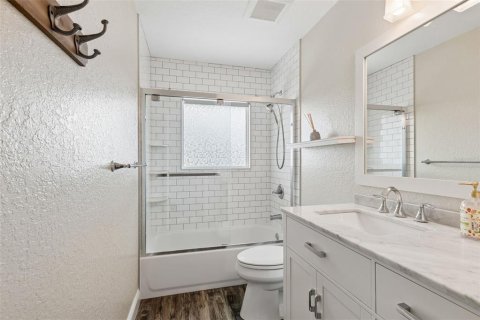 House in Seminole, Florida 3 bedrooms, 158.21 sq.m. № 2224659 - photo 20