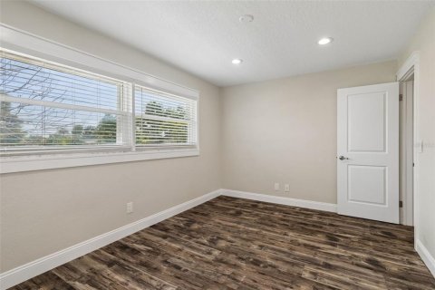 House in Seminole, Florida 3 bedrooms, 158.21 sq.m. № 2224659 - photo 25