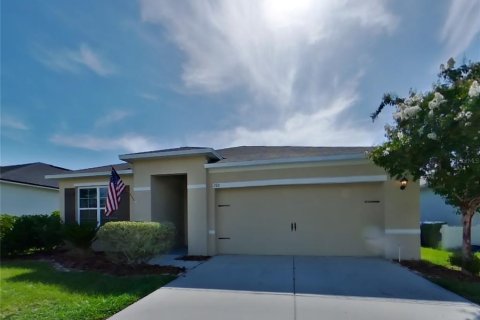 House in Eagle Lake, Florida 3 bedrooms, 153.66 sq.m. № 1914563 - photo 1