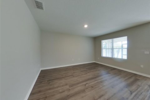 Casa en alquiler en Eagle Lake, Florida, 3 dormitorios, 153.66 m2 № 1914563 - foto 2