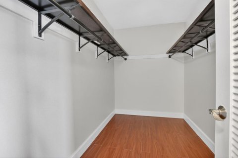Купить кондоминиум в Бока-Ратон, Флорида 5 комнат, 178м2, № 2262647 - фото 25