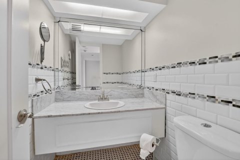Купить кондоминиум в Бока-Ратон, Флорида 5 комнат, 178м2, № 2262647 - фото 27