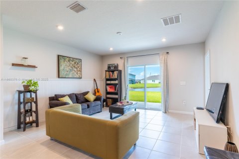 Villa ou maison à vendre à Port St. Lucie, Floride: 3 chambres, 139.63 m2 № 2038681 - photo 14