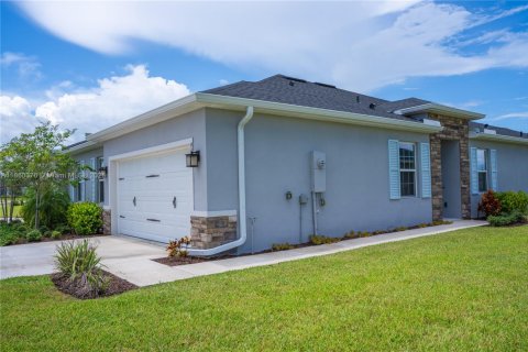 Villa ou maison à vendre à Port St. Lucie, Floride: 3 chambres, 139.63 m2 № 2038681 - photo 3