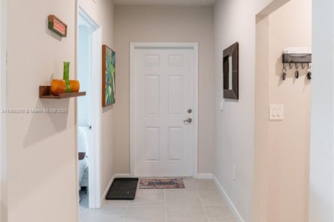 Villa ou maison à vendre à Port St. Lucie, Floride: 3 chambres, 139.63 m2 № 2038681 - photo 4