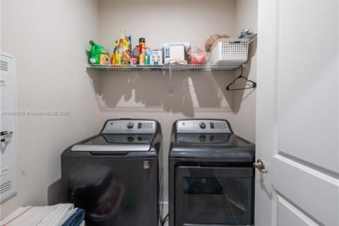 Villa ou maison à vendre à Port St. Lucie, Floride: 3 chambres, 139.63 m2 № 2038681 - photo 30