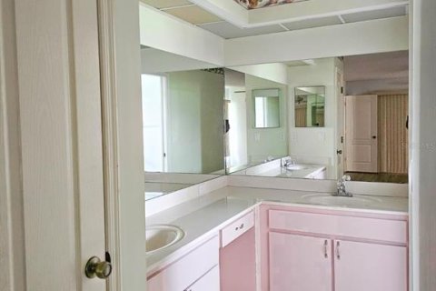 House in Spring Hill, Florida 3 bedrooms, 180.97 sq.m. № 1915276 - photo 7