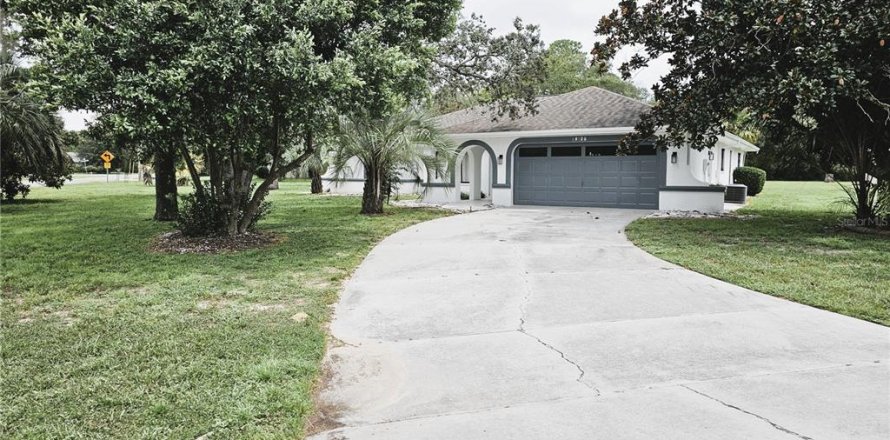 House in Spring Hill, Florida 3 bedrooms, 180.97 sq.m. № 1915276