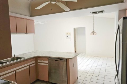 House in Spring Hill, Florida 3 bedrooms, 180.97 sq.m. № 1915276 - photo 5