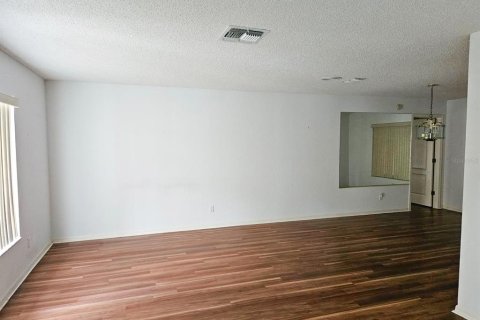 House in Spring Hill, Florida 3 bedrooms, 180.97 sq.m. № 1915276 - photo 6