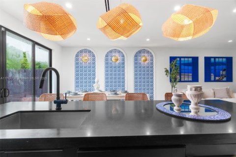 Купить виллу или дом в Майами, Флорида 3 спальни, 161.65м2, № 1985637 - фото 7