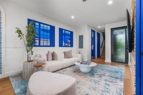 Купить виллу или дом в Майами, Флорида 3 спальни, 161.65м2, № 1985637 - фото 11