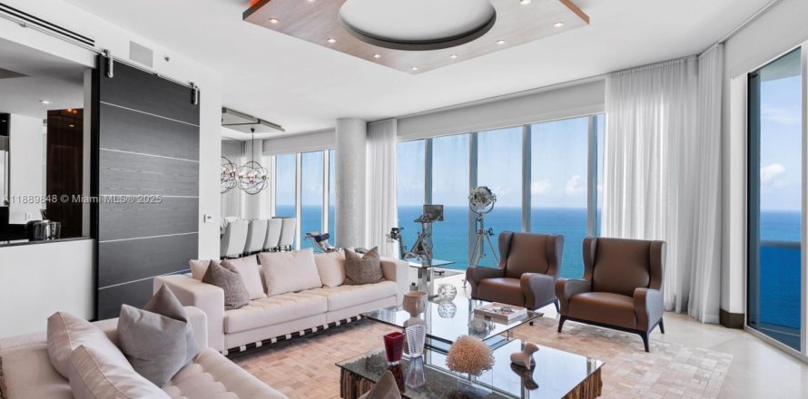 Кондоминиум с 5 спальнями в Холливуд, Флорида № 1939306