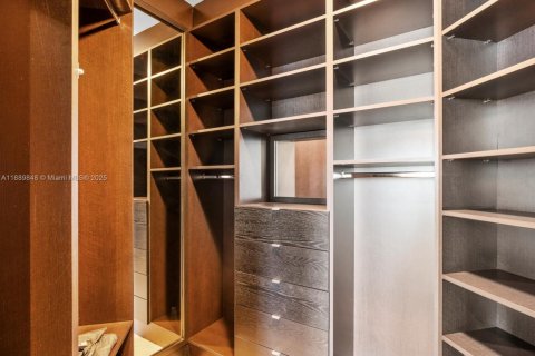 Купить кондоминиум в Холливуд, Флорида 5 спален, 472.5м2, № 1939306 - фото 24