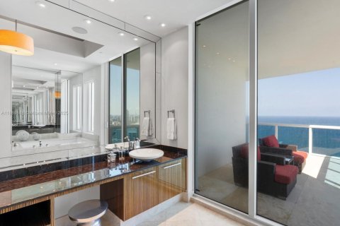 Купить кондоминиум в Холливуд, Флорида 5 спален, 472.5м2, № 1939306 - фото 29