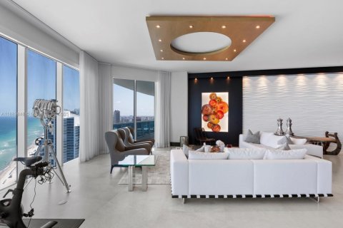 Купить кондоминиум в Холливуд, Флорида 5 спален, 472.5м2, № 1939306 - фото 9