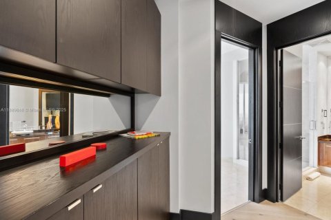 Купить кондоминиум в Холливуд, Флорида 5 спален, 472.5м2, № 1939306 - фото 26