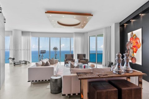 Купить кондоминиум в Холливуд, Флорида 5 спален, 472.5м2, № 1939306 - фото 7