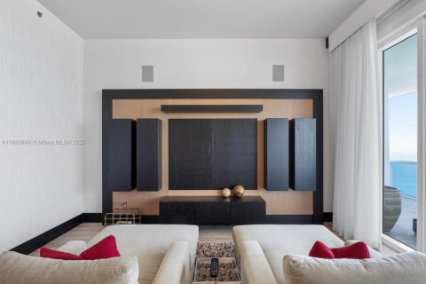 Купить кондоминиум в Холливуд, Флорида 5 спален, 472.5м2, № 1939306 - фото 23