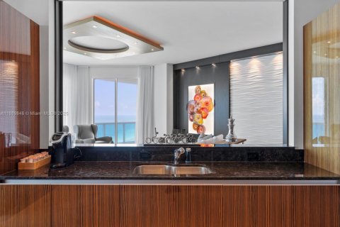 Купить кондоминиум в Холливуд, Флорида 5 спален, 472.5м2, № 1939306 - фото 16