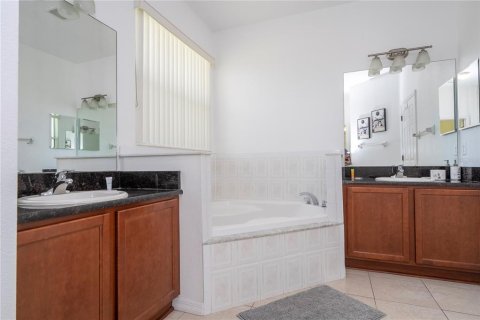 Купить виллу или дом в Киссимми, Флорида 4 комнаты, 167.97м2, № 2206107 - фото 20