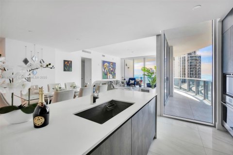 Снять в аренду кондоминиум в Санни-Айлс-Бич, Флорида 3 спальни, 195.09м2, № 1923198 - фото 9