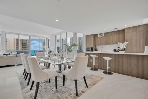 Снять в аренду кондоминиум в Санни-Айлс-Бич, Флорида 3 спальни, 195.09м2, № 1923198 - фото 13