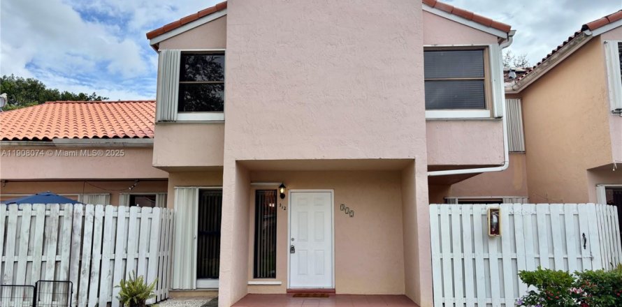 Таунхаус в Майами, Флорида 3 спальни, 138.89м2 № 1964569