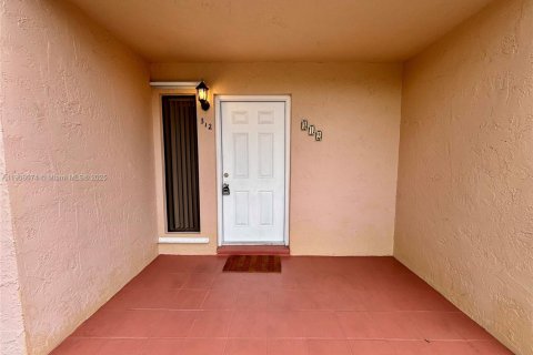 Снять в аренду таунхаус в Майами, Флорида 3 спальни, 138.89м2, № 1964569 - фото 2