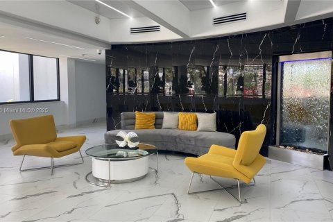 Купить кондоминиум в Халландейл-Бич, Флорида 1 спальня, 89.19м2, № 1867391 - фото 2