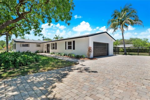 House in Palmetto Bay, Florida 4 bedrooms, 150.69 sq.m. № 2257039 - photo 2