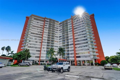 Condo in Miami, Florida, 1 bedroom  № 2076647