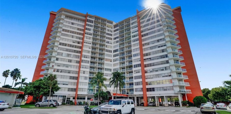 Condo in Miami, Florida, 1 bedroom  № 2076647