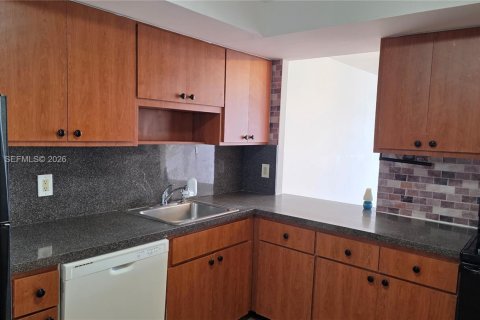 Condo in Miami, Florida, 1 bedroom  № 2076647 - photo 4