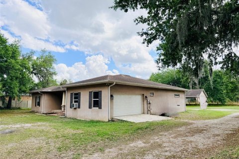 House in Plant City, Florida 5 bedrooms, 283.63 sq.m. № 2166475 - photo 12