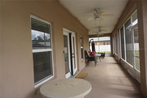 House in Plant City, Florida 5 bedrooms, 283.63 sq.m. № 2166475 - photo 10