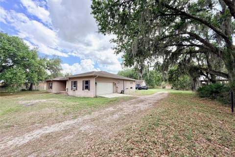 House in Plant City, Florida 5 bedrooms, 283.63 sq.m. № 2166475 - photo 19