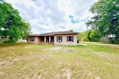 House in Plant City, Florida 5 bedrooms, 283.63 sq.m. № 2166475 - photo 7