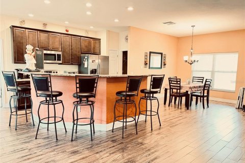 House in Plant City, Florida 5 bedrooms, 283.63 sq.m. № 2166475 - photo 20