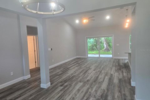 Casa en alquiler en New Smyrna Beach, Florida, 3 dormitorios, 149.76 m2 № 1915574 - foto 3