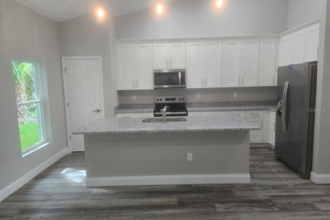 Casa en alquiler en New Smyrna Beach, Florida, 3 dormitorios, 149.76 m2 № 1915574 - foto 6